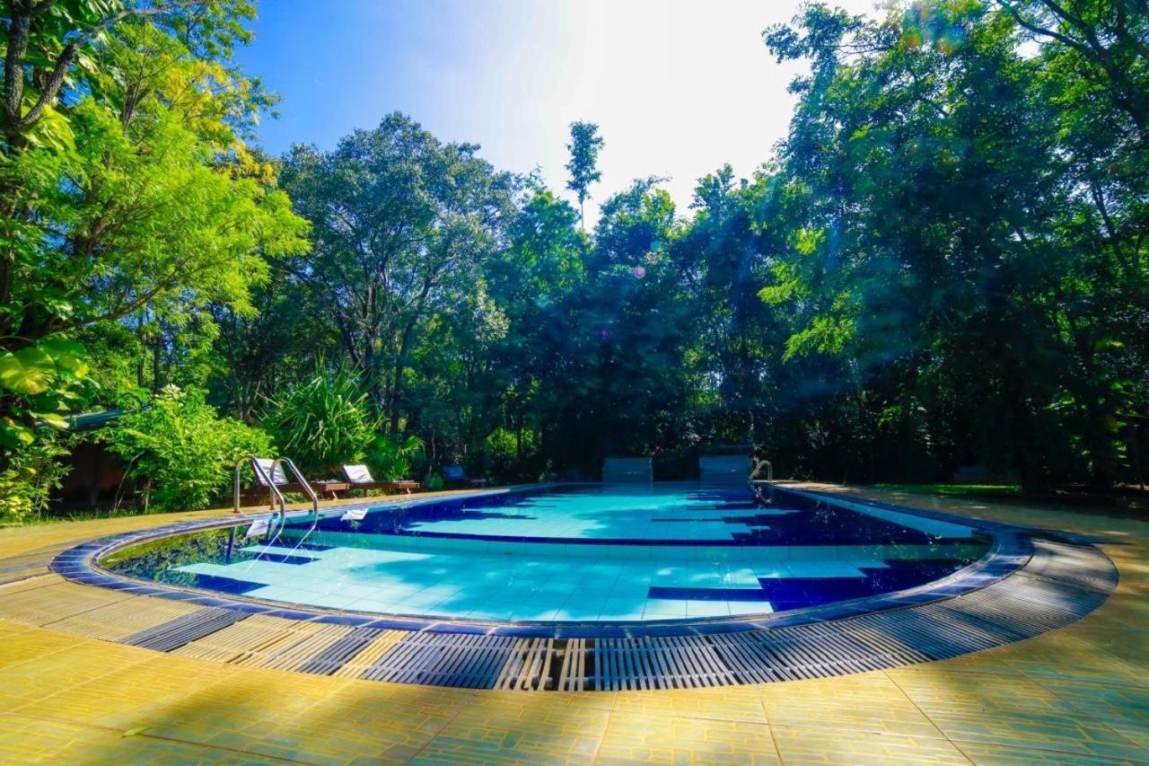 Jays Holiday Resort Хабарана Экстерьер фото