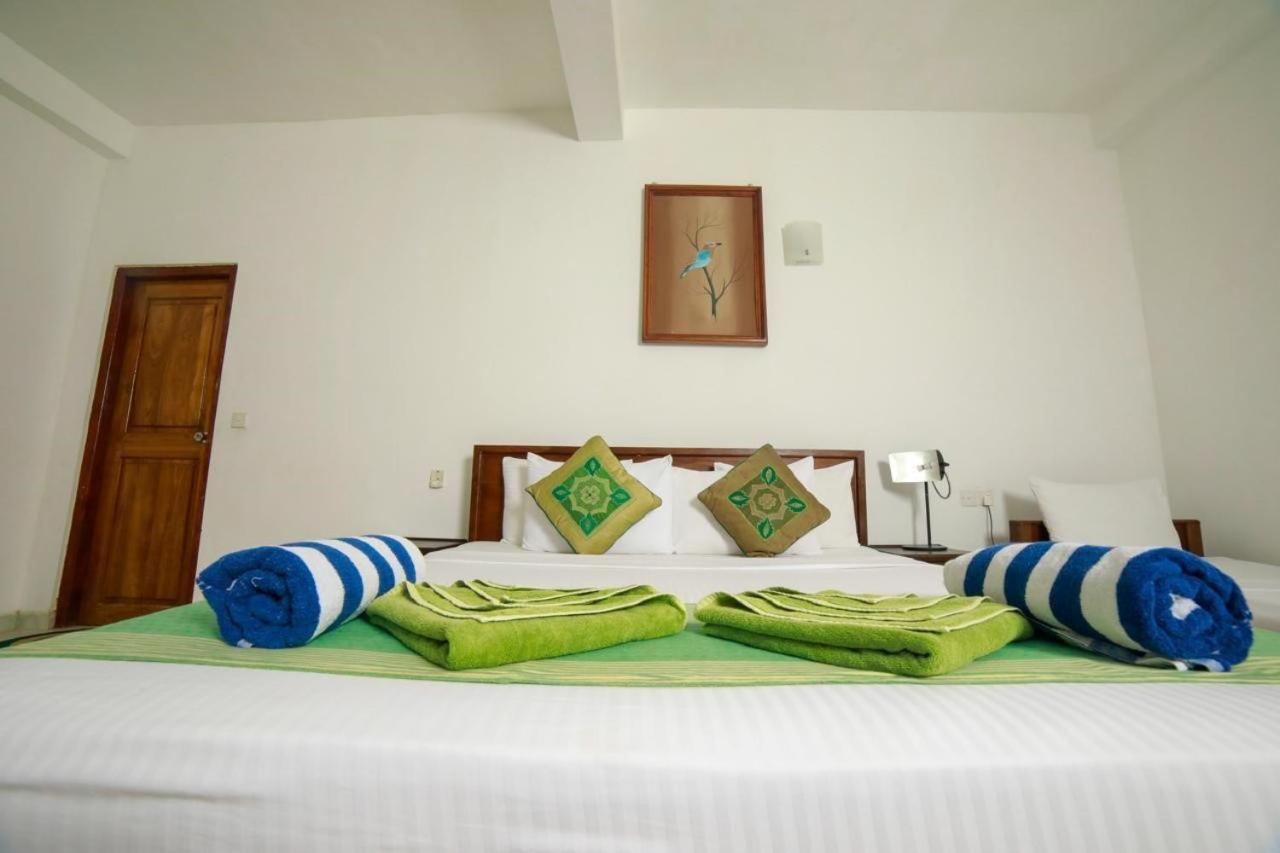 Jays Holiday Resort Хабарана Экстерьер фото