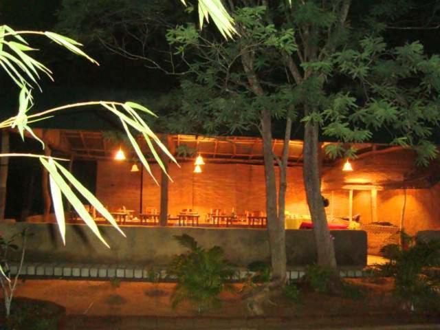 Jays Holiday Resort Хабарана Экстерьер фото