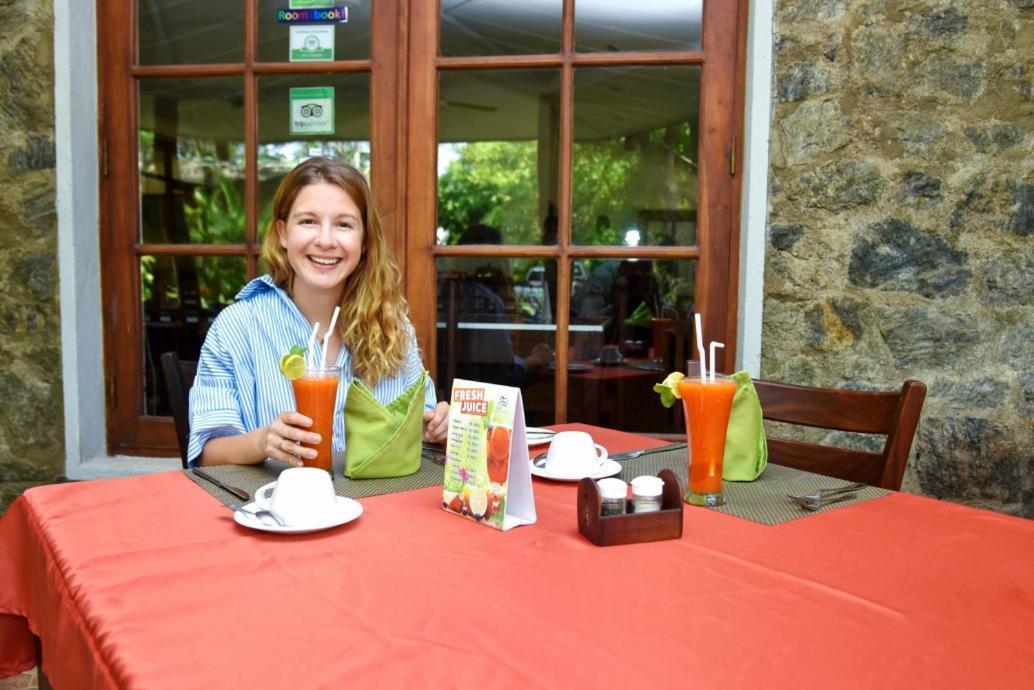 Jays Holiday Resort Хабарана Экстерьер фото