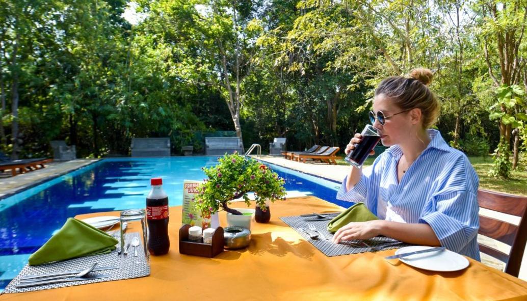 Jays Holiday Resort Хабарана Экстерьер фото